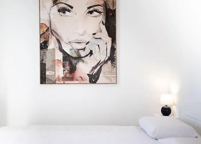 Private With View 1 アパート フヴァル