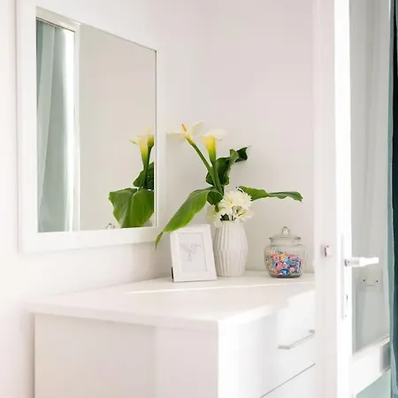 Private With View 1 *